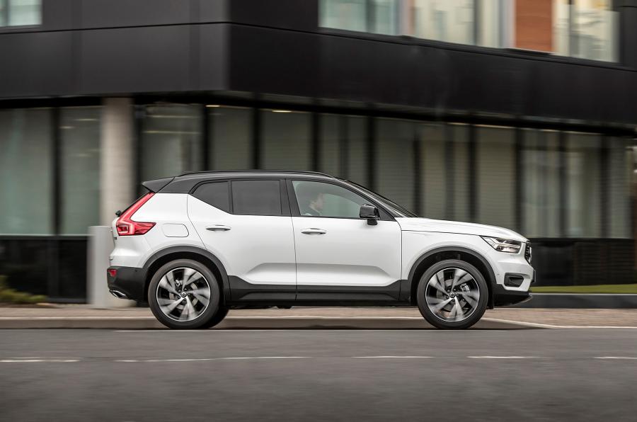  Volvo XC40 T5 R-Design 2017 года  (UK) (фото 41 из 41)